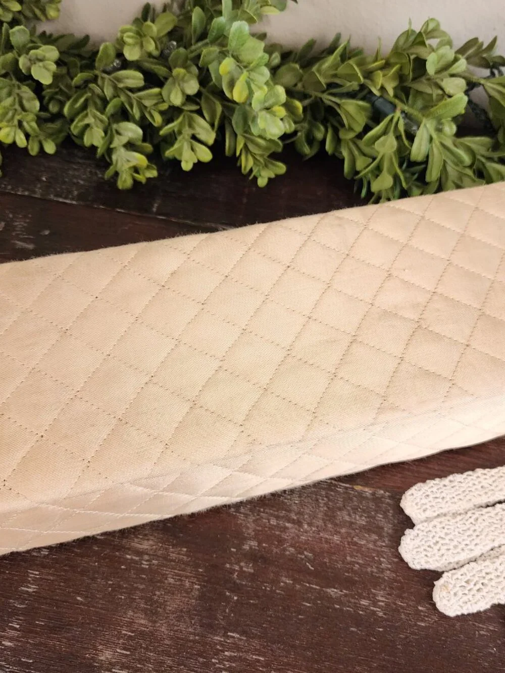 Vintage 1940's Cream Satin Covered Padded & Quilted Glove Dresser Box